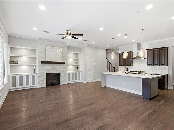 5th image of 521 Reale Dr