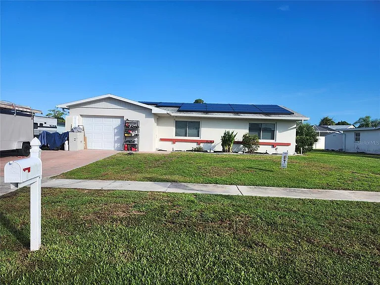 2441 Beacon Dr — Photo 1