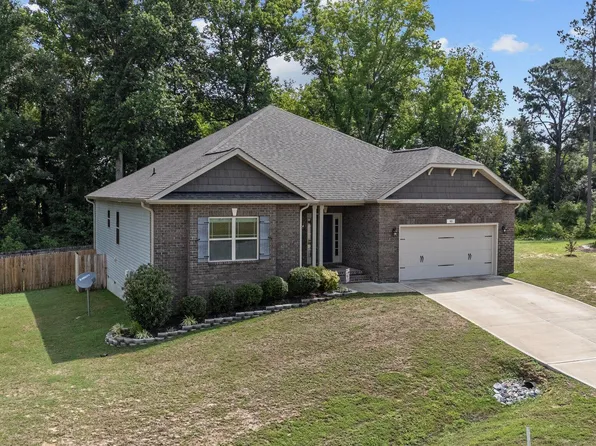 95 Longo Ln, Benson, NC 27504