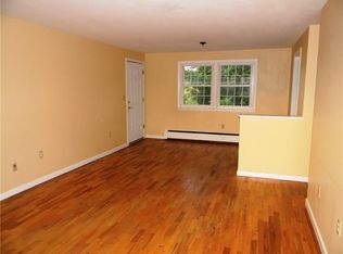 49 Brewster Rd, Glastonbury, CT 06033