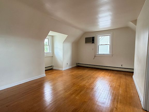 2nd image of 125 Wessington Ave Floor 2