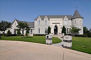 1st image of 2502 Royal Glen Ct