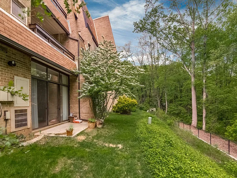 11564 Rolling Green Ct #101 — Photo 33