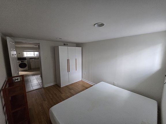 5th image of 518 Lamont St NW