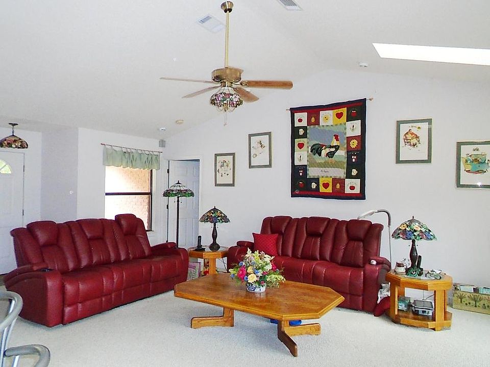 1st image of 212 Country Club Dr