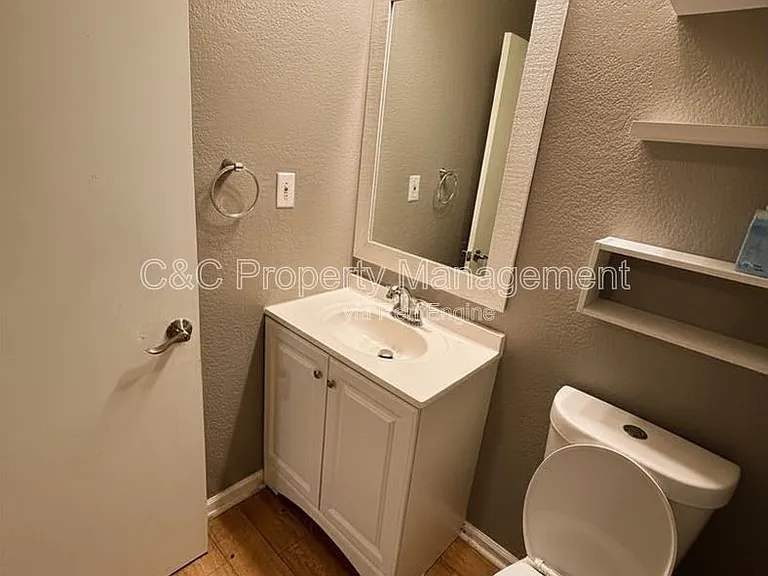 1380 W 48th St #116 — Photo 9