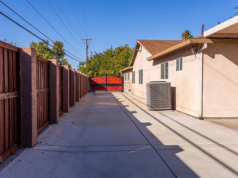 5500 Sunset Oak Ct — Photo 15