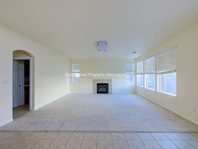 4651 Stern Dr — Photo 4