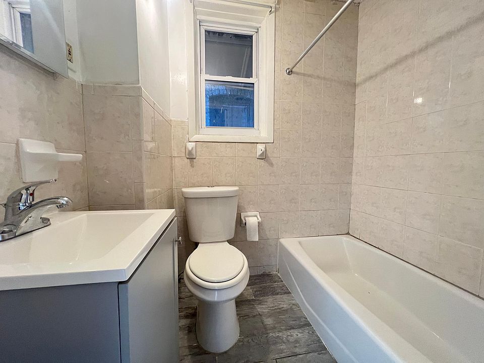 Building Photo 3