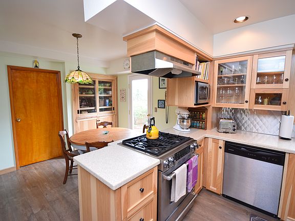 4th image of 16455 SE Hampshire Ln