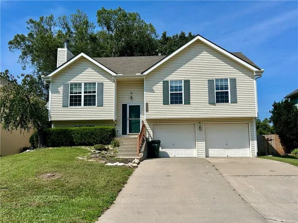 2116 High St, Leavenworth, KS 66048