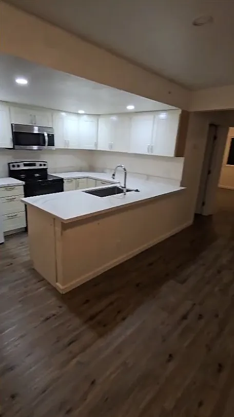 2 bed, 700 sqft, $2,275 — Photo 3