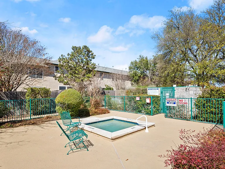 2100 Pipers Field Dr #33 — Photo 21