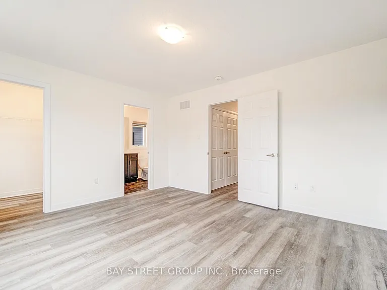 149 Wilmot Rd N — Photo 21