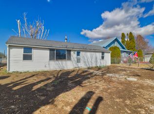 1007 N B St, Parma, ID 83660