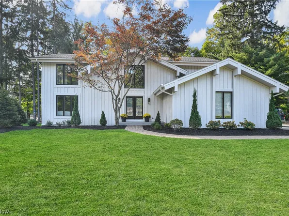 114 Southwyck Dr, Chagrin Falls, OH 44022