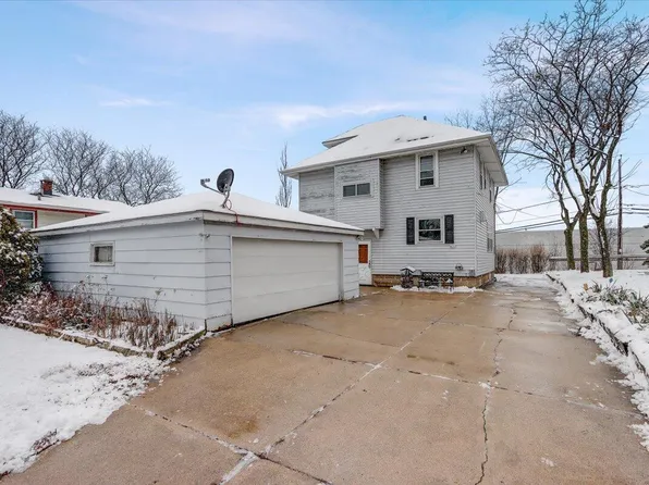 4637 South Kansas AVENUE, Saint Francis, WI 53235