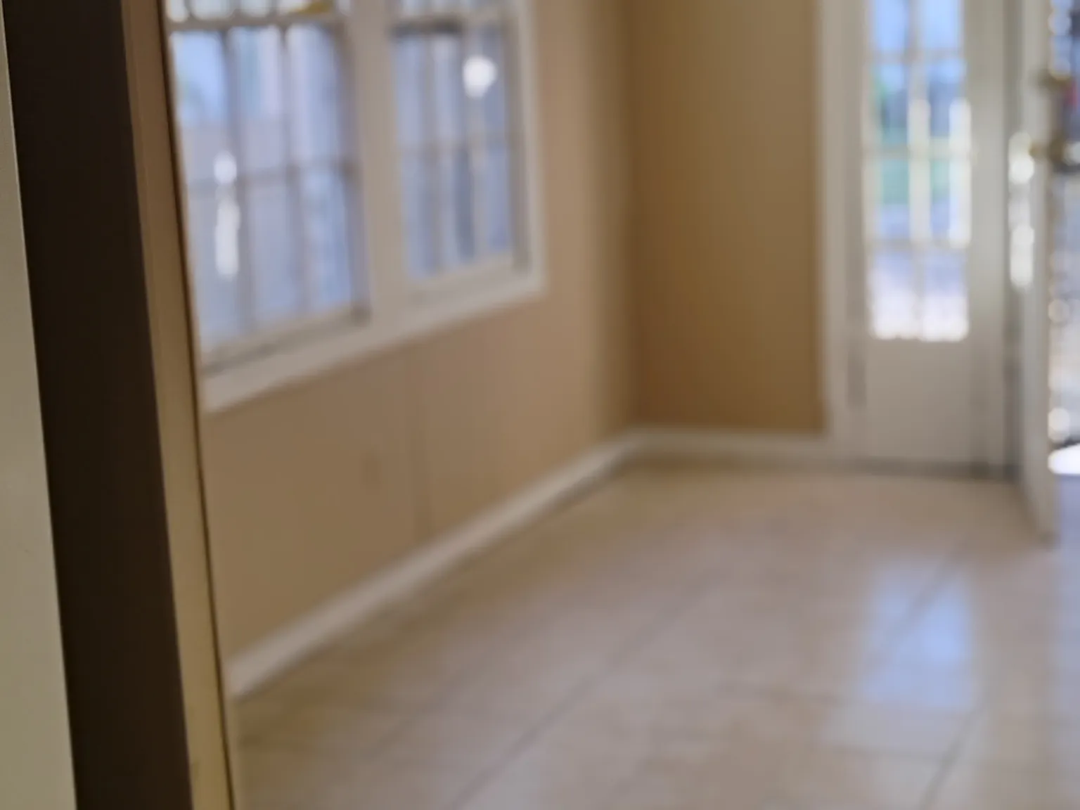 3 bed, 1000 sqft, $995 — Photo 2