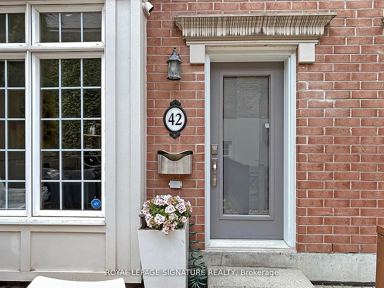 6 Wellesley Pl #42 — Photo 20