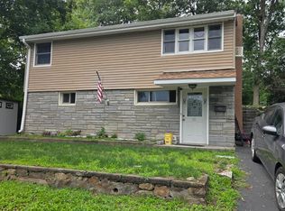 30 Villa Parkway, Highland Falls, NY 10928