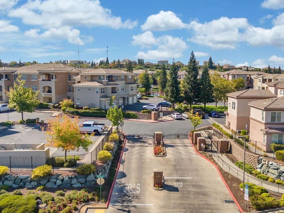 1st image of 600 Moon Cir