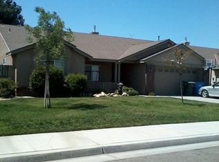 1025 W Millbrook St, Hanford, CA 93230