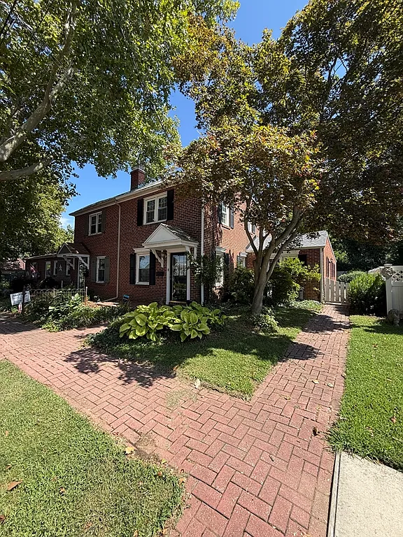 3 bed, 2.0 bath, 1500 sqft, $2,800 — Photo 1