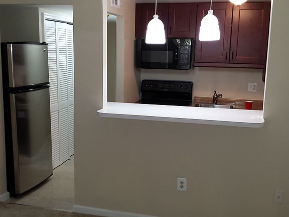 Eat-in area/bar