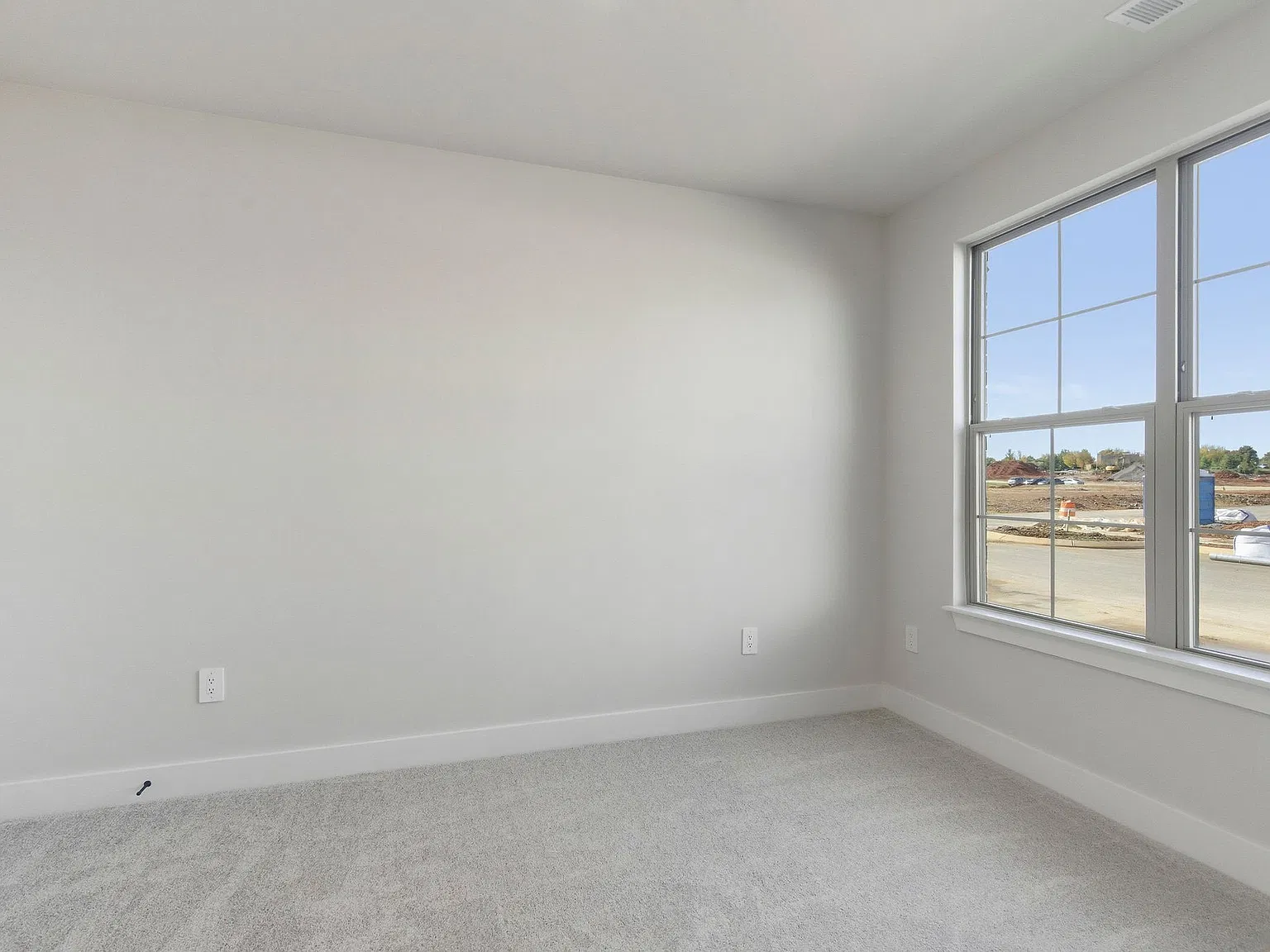 4 bed, 3.5 bath, 1876 sqft, $2,700 — Photo 3