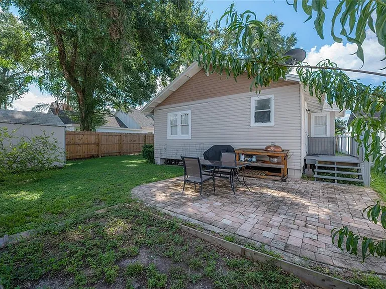 207 W Hiawatha St — Photo 17