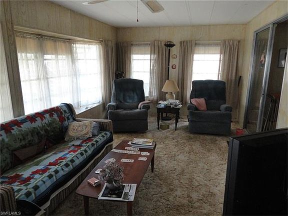 3rd image of 820 Holly Berry Ct