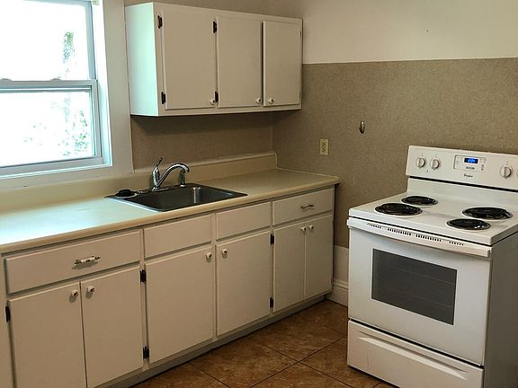 3rd image of 349 Northside Dr #C