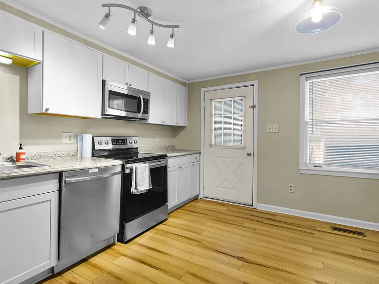 338 River Walk Dr — Photo 10