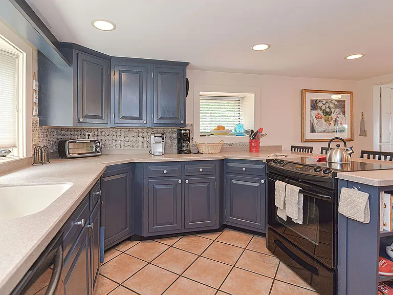 93 Granite St — Photo 6