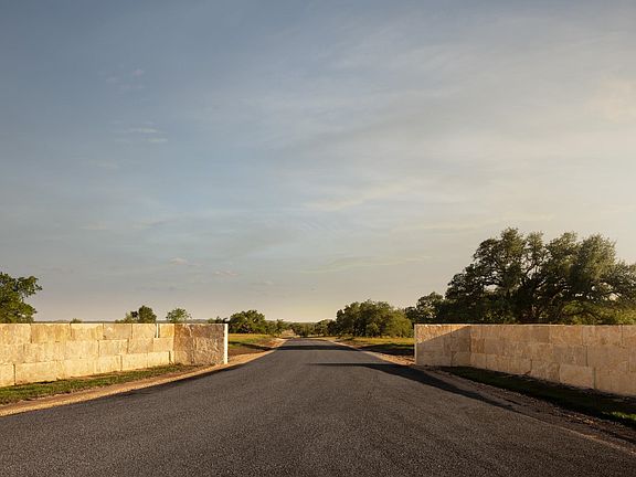 2nd image of 2551 Prochnow Road