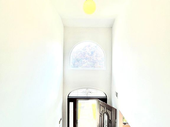 3rd image of 239 McBaine Ave
