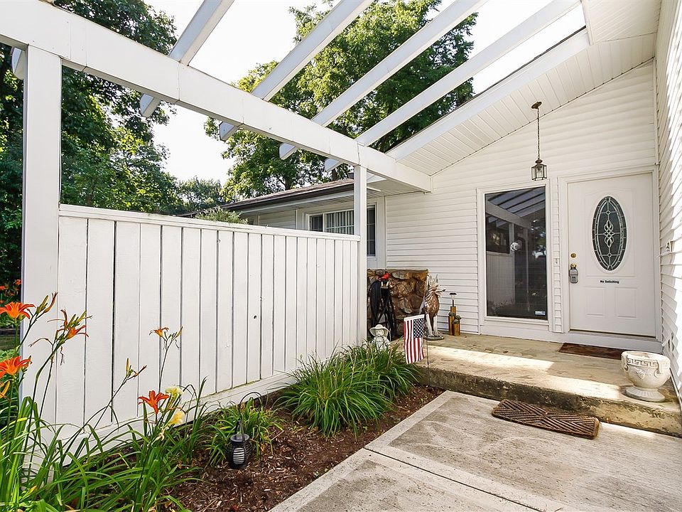 1st image of 551 Kathy Ln