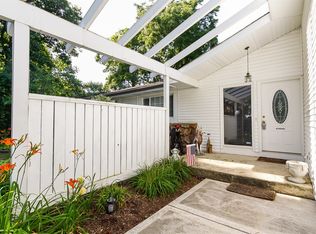 551 Kathy Ln, Bartlett, IL
