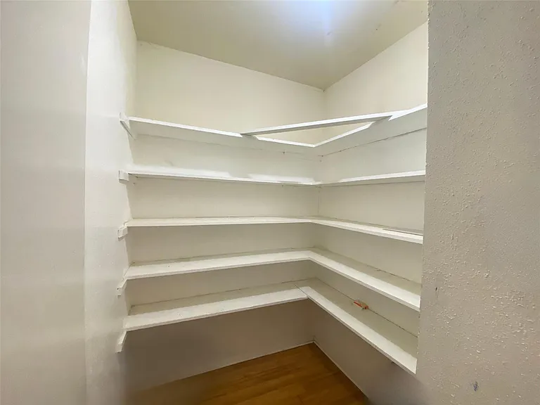 7913 Grove Ridge Dr — Photo 11