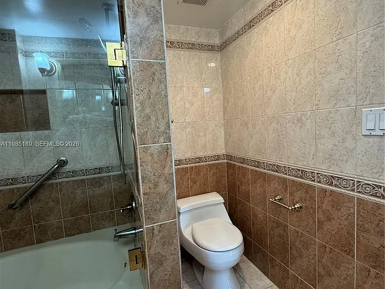 2555 Collins Ave #2002 — Photo 30