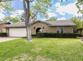 5702 Ridge Dr, Arlington, TX 76016
