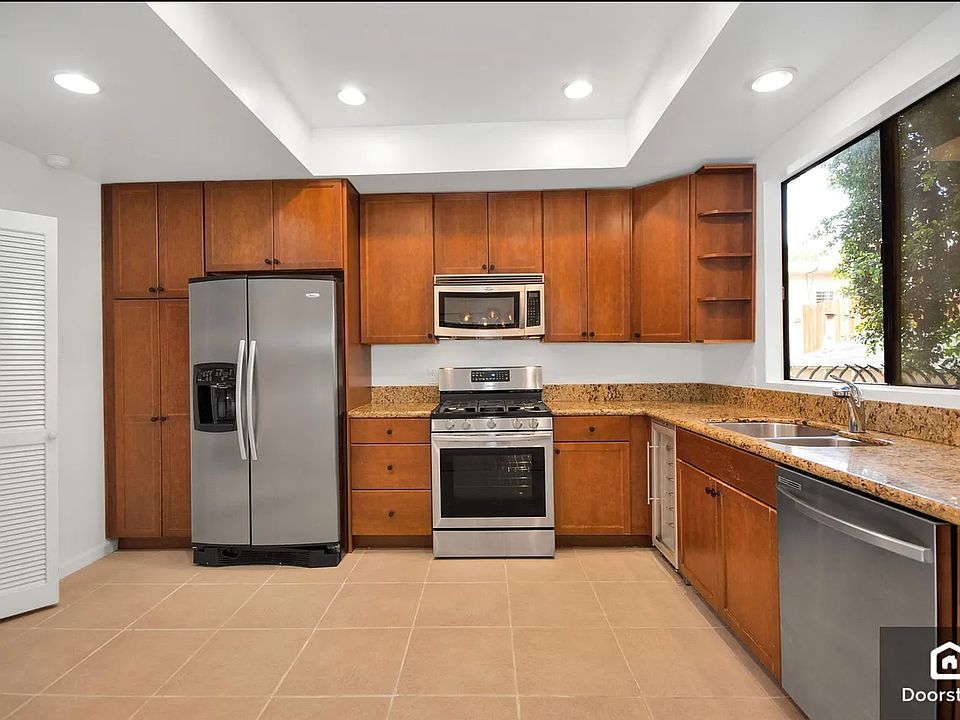 1st image of 4519 Coldwater Canyon Ave APT 6