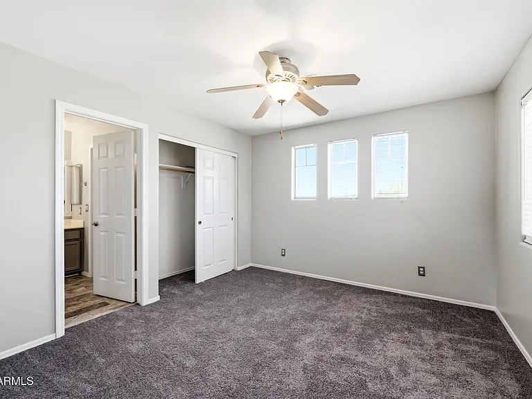 3289 E Waterman St — Photo 26