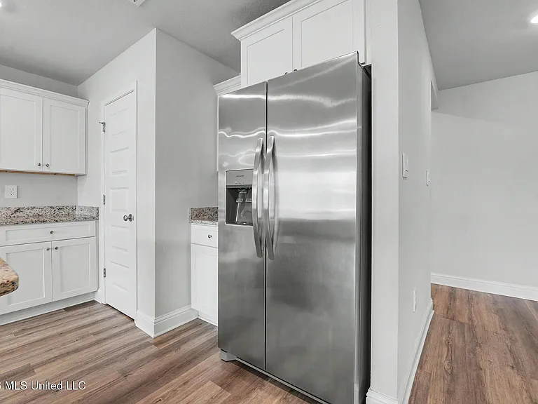 107 Mill Ct — Photo 8