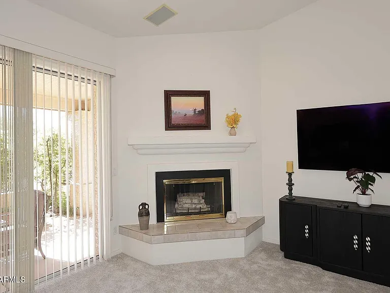 18510 E Leather Ln — Photo 11
