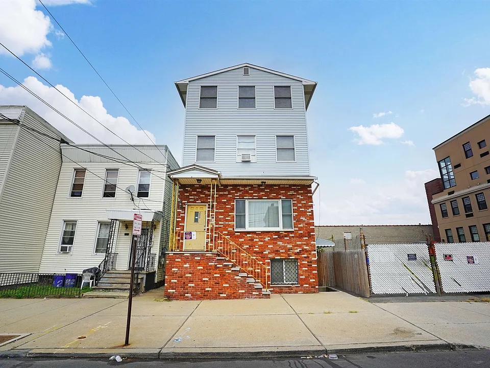 200 Culver Ave #3