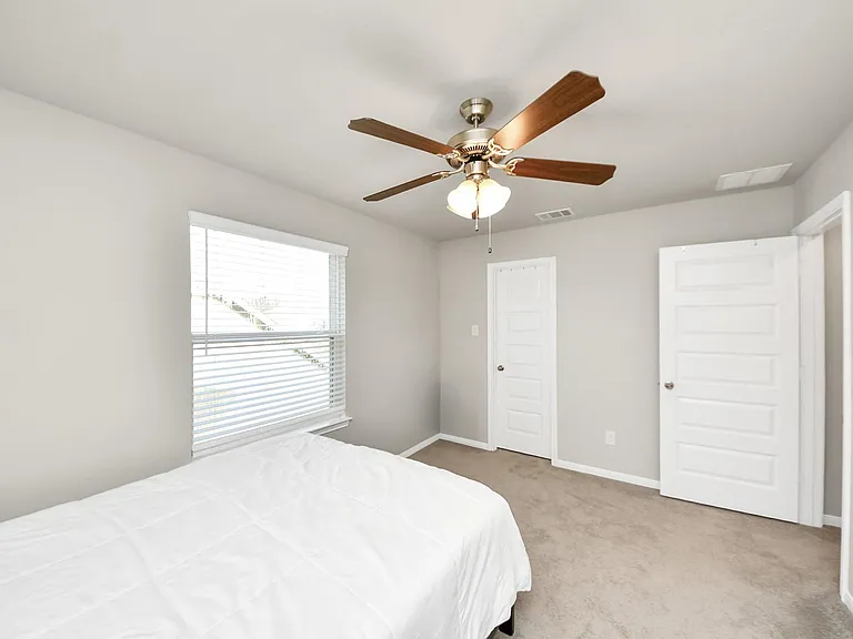 6302 Prince Place Dr — Photo 32