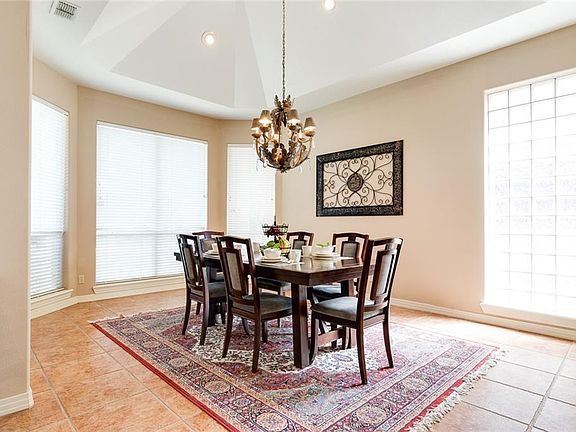 4th image of 305 Sandpiper Ave