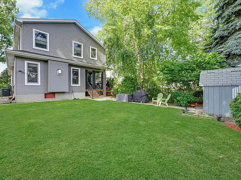 81 Riverview Ave — Photo 17