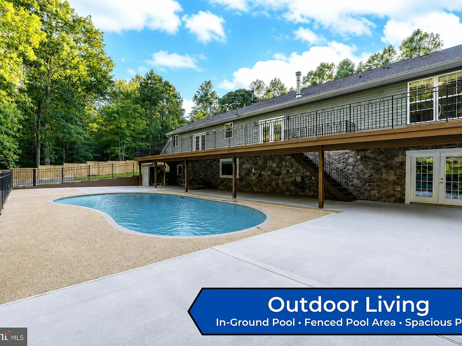 6 bed, 4.0 bath, 4256 sqft, $3,950 — Photo 4